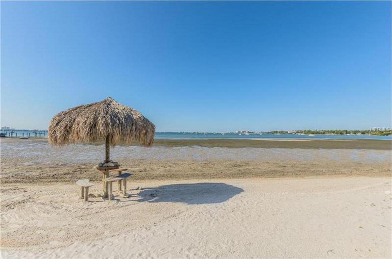 Two Bedroom Two Bath Family Condo - Sleeps Four - Unit B - Private Beach St. Petersburg Luaran gambar