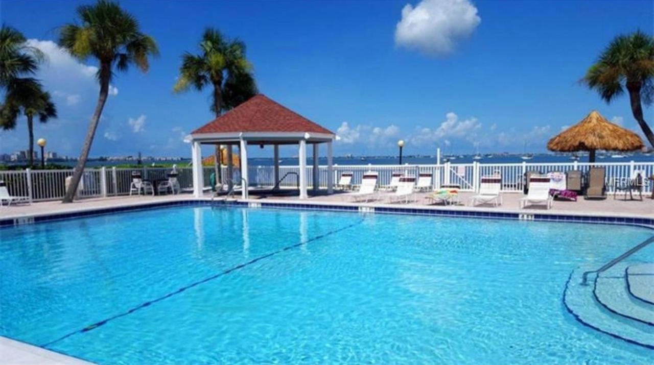 Two Bedroom Two Bath Family Condo - Sleeps Four - Unit B - Private Beach St. Petersburg Luaran gambar