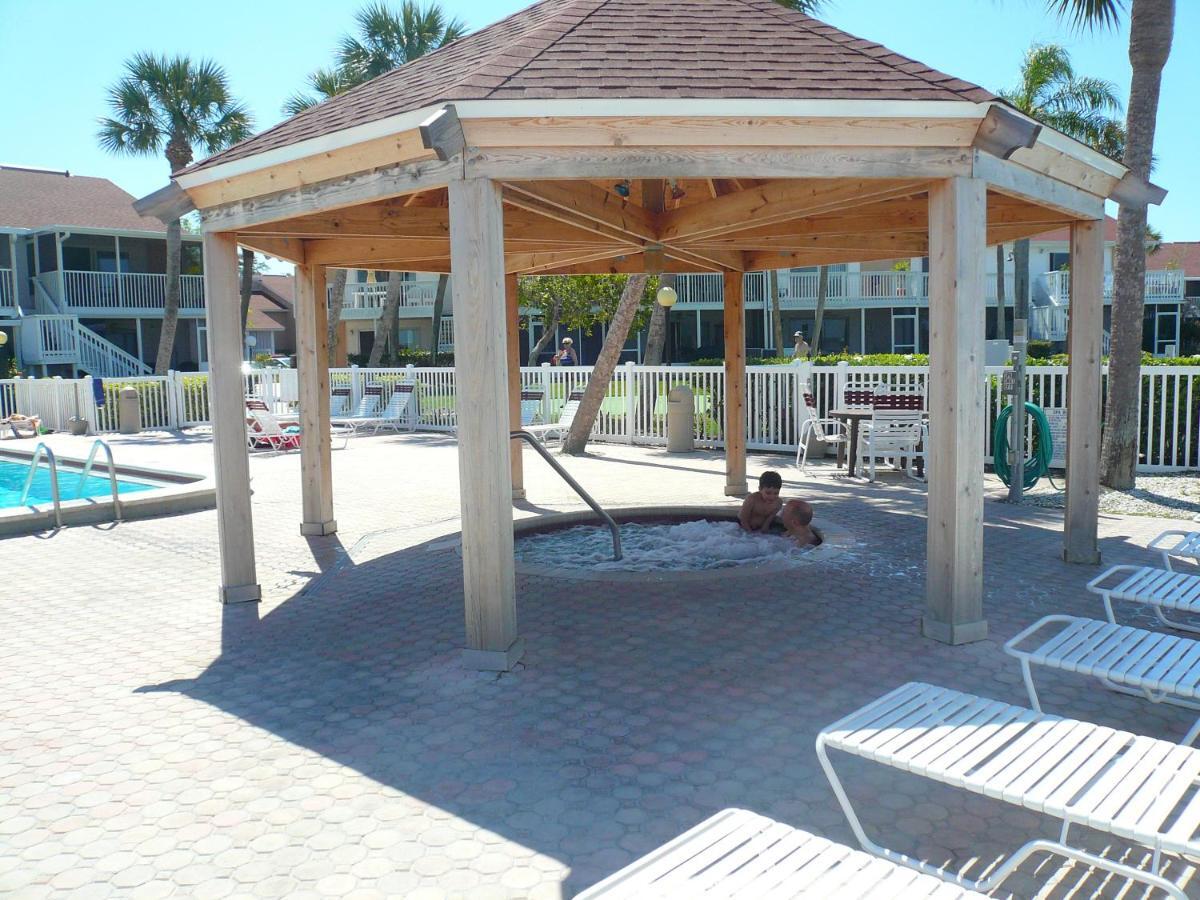 Two Bedroom Two Bath Family Condo - Sleeps Four - Unit B - Private Beach St. Petersburg Luaran gambar