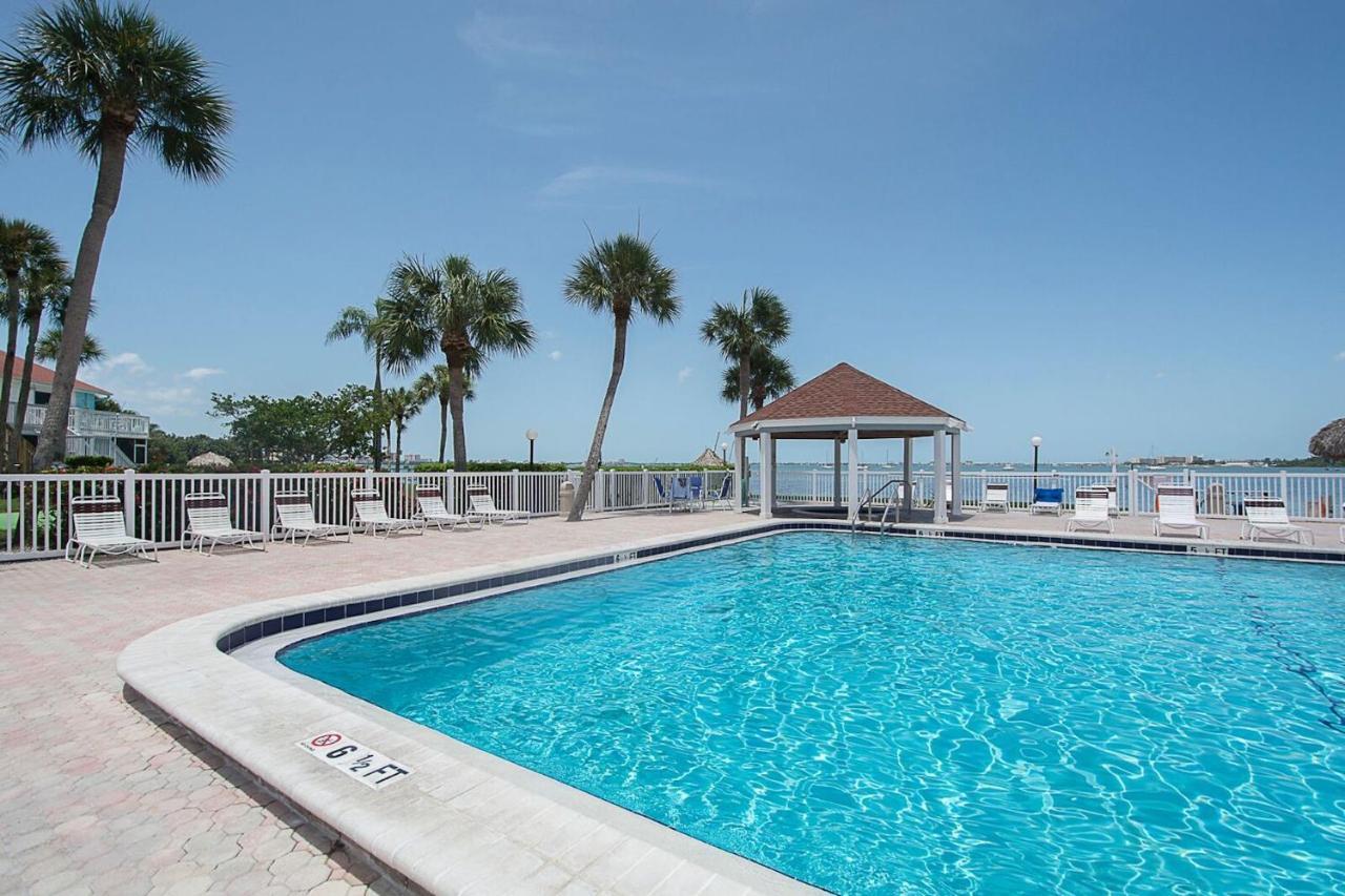 Two Bedroom Two Bath Family Condo - Sleeps Four - Unit B - Private Beach St. Petersburg Luaran gambar