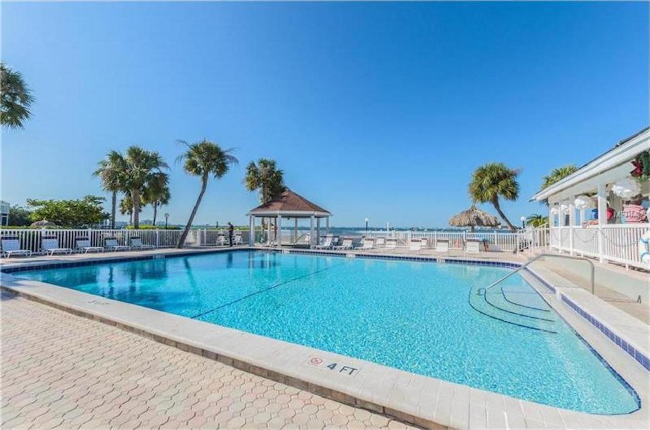 Two Bedroom Two Bath Family Condo - Sleeps Four - Unit B - Private Beach St. Petersburg Luaran gambar